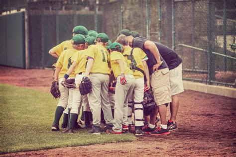 Youth Baseball Leagues Benefit Both Players And Parents