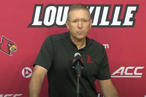 Cincinnati Hires Louisville S Scott Satterfield As New Football Coach Trendradars