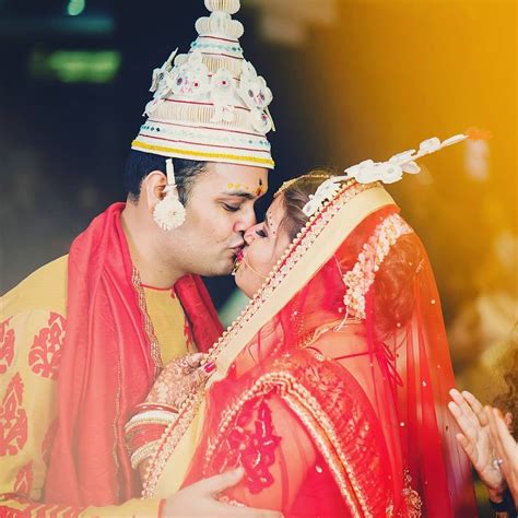 Bengali Couple Portraits That Made Our Hearts Flutter Wedmegood