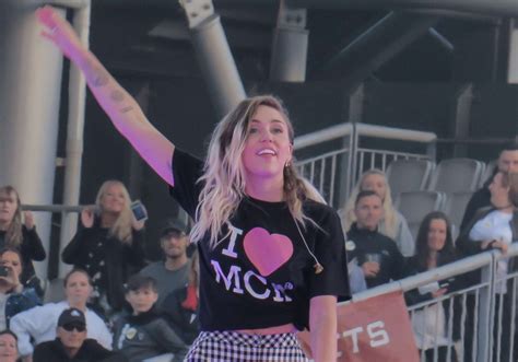 Miley Cyrus One Love Manchester Les Photos Du Concert évènement Elle
