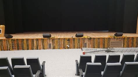 Glossy Auditorium Stage Flooring Sizedimension 21mm Thickness