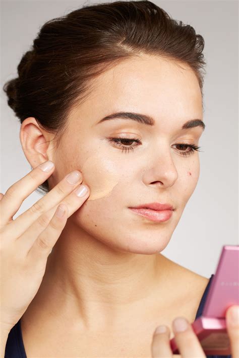 Your Step By Step Guide To Covering Acne With Makeup Covering Acne