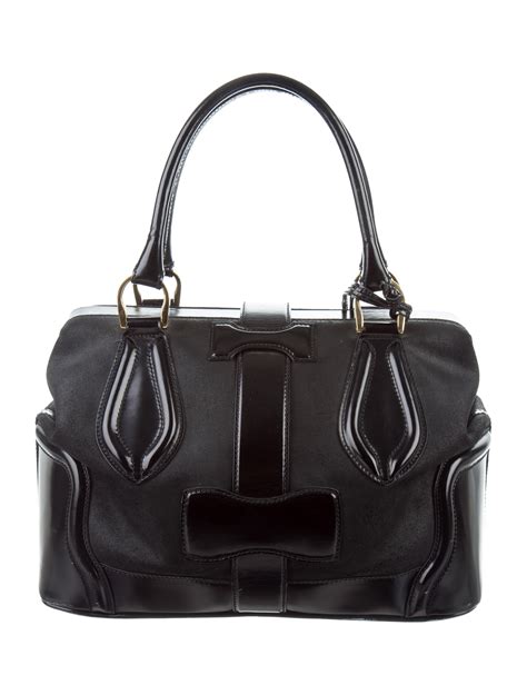 This balenciaga hourglass bag has me giving the brand a second look. Balenciaga Leather Shoulder Bag - Handbags - BAL56037 | The RealReal