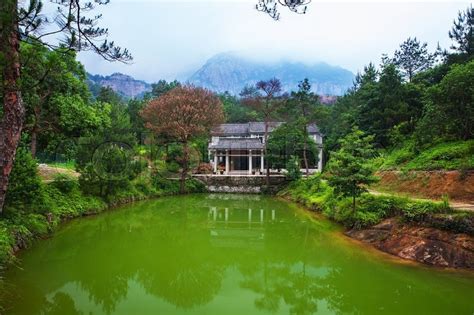 Chinese Lake With Temple And Mountain Scenery Wenzhou Yandang Mountain