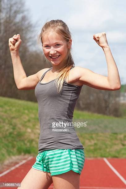 60 Meilleures Teen Flexing Muscle Photos Et Images Getty Images