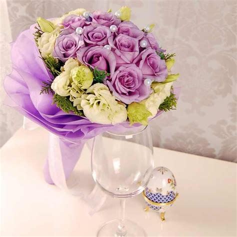 Feel Like Royalty On Your Wedding Day With This Beautiful Bouquet Of