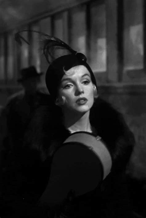 Marilyn Monroe As Sugar Kane In Some Like It Hot 1959 Screen Grab