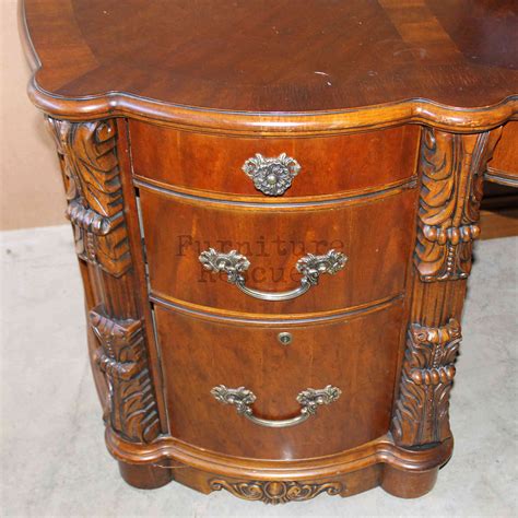 Drawer units for home desks for office kids desks desks for home laptop tables whether you're working from home, unlocking new game levels or putting in hours at the office, desks and computer desks are by your side. Fancy Computer Desk With Locked Drawers - Furniture Rescues