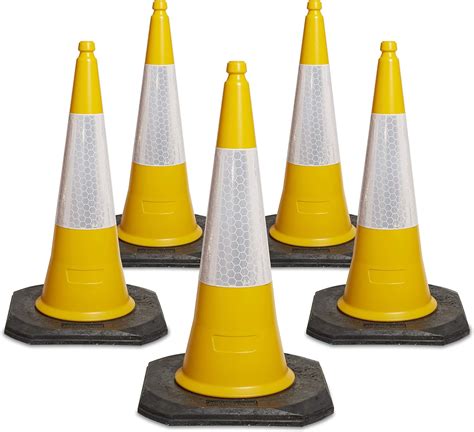 Pack Of 5 Yellow Traffic Cones 750mm By Innovatus Uk Diy
