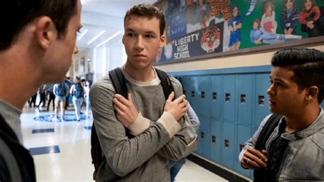 After a teenage girl's perplexing suicide, a classmate receives a series of tapes that unravel the mystery of her tragic choice. Pourquoi la saison 4 de 13 Reasons Why sera la dernière ...