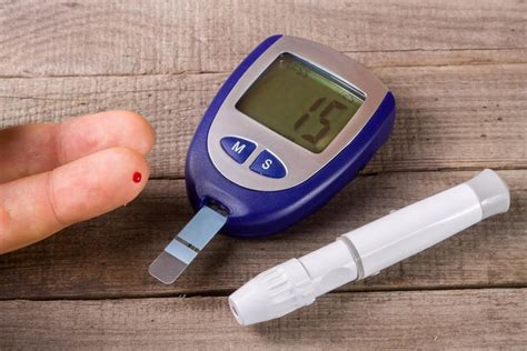 Some of the symptoms of low blood sugar (such as sweating and a fast heartbeat) are also hallmarks of physical activity itself. Hypoglycemia diet: How to help low blood sugar