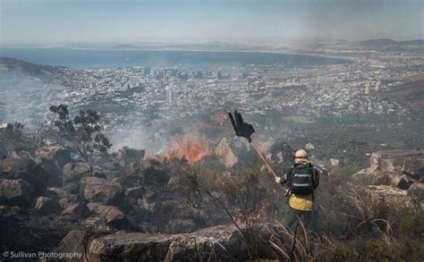 The 2009 table mountain fire was a large fire in and around the table mountain national park in cape town, south africa.it broke out at approximately 20:30 on 17 march 2009 in the vicinity of rhodes memorial and initial fears were that the fire would spread to uct's upper campus. Firefighters Respond Quickly to Table Mountain Fire Caused ...