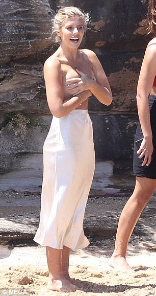 Instagram Star Natasha Oakley Topless On Sydney Beach Daily Mail Online