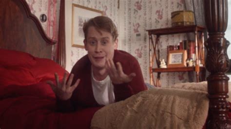 Macaulay Culkin Recreates Home Alone Scenes Proves Kevin S Still Up To His Old Tricks