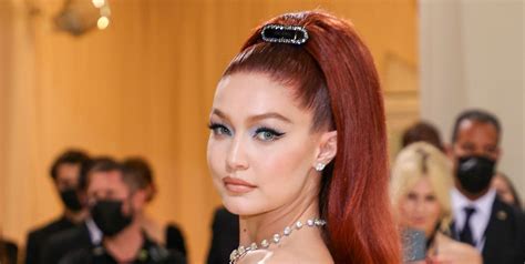 Tampilan Gigi Hadid Dengan Rambut Merah Membara Di Met Gala 2021