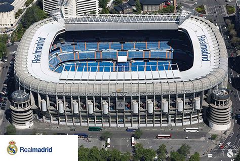 Real madrid mulai menggunakan stadion berkapasitas enam ribu tempat duduk tersebut lantaran arena bermain utama mereka, santiago bernabeu, sedang melalui tahapan renovasi. Fußball - Real Madrid Stadion - Poster - 91,5x61