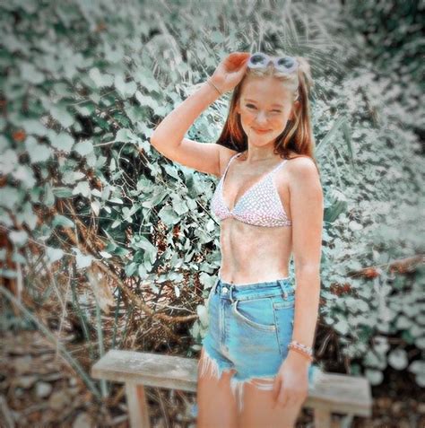 Sexy Hot Sophie Grace Bikini Pics