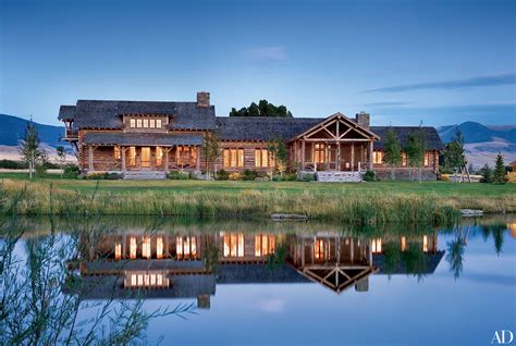 11 Mountainside Homes With Unbelievable Views Mountain Homes Rustic