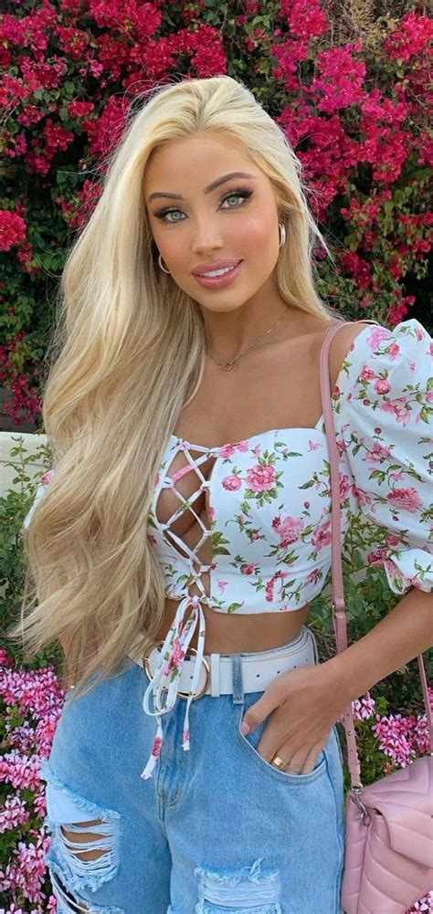 Pin By Populair Girls On Blondes In 2020 Gorgeous Blonde Blonde