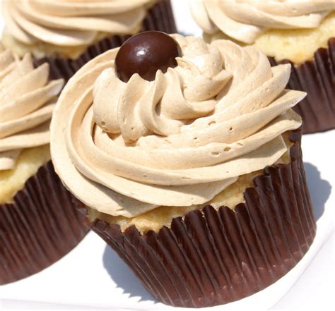 For when you can't decide between chocolate and coffee for 1 teaspoon espresso powder. The BEST Vanilla Cupcake + the BEST Coffee Buttercream ...