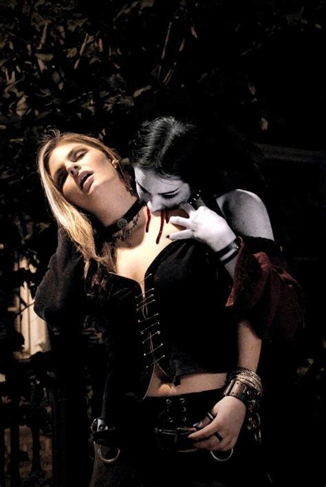 Vampire Vampire Kiss Vampire Bites Girl Vampire Pictures