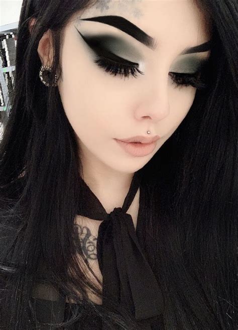 Pin By Angie Vee On Makeup Gothic Eye Makeup Dark Makeup Goth Makeup