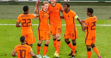 Rafraîchir live infos temps forts compos. Victoire des Pays-Bas dans un match complètement fou ...