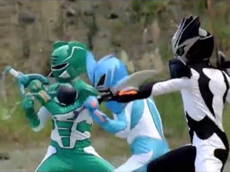 Power Rangers Jungle Fury The Spirit Rangers VS Scorch And Snapper