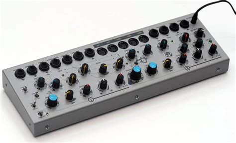 Analogue filter banks are not exactly a new concept, but this one combines an unusually flexible specification with midi control and an affordable price. Commentaires sur la news : SUPERBOOTH Sherman FilterBank ...