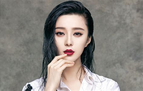 Fan Bingbing Top Chinese Actress Missing And May Be Imprisoned Deadline