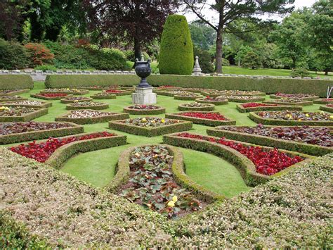 Garden design is the foundation of any great landscape. 25+ Formal Garden Designs | Garden Designs | Design Trends