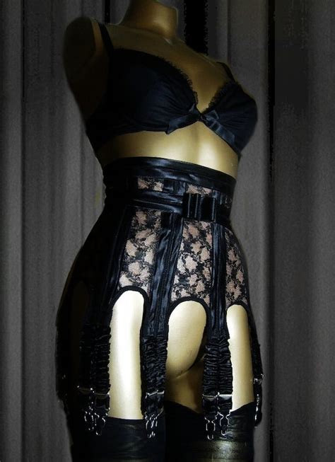 Dark Ladies Wear Marlene Antique Lace 16 Strap Suspender