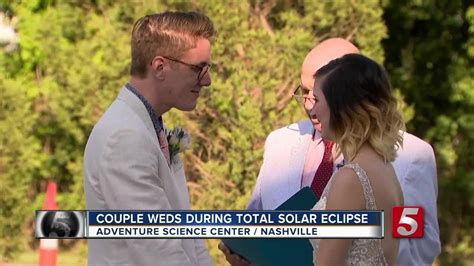 Couple Gets Married On Total Solar Eclipse Day Youtube
