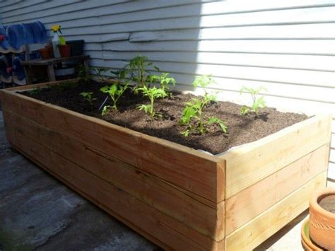 Designer, rachel rossi, shares her thoughts on sewing, quilting, interior design, and making a difference in the world. DIY planter box | Diy wooden planters, Diy planters ...