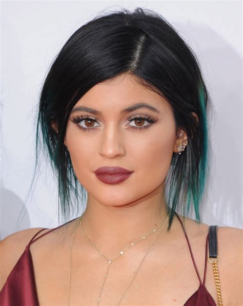 Kylie Jenner Prima E Dopo La Chirurgia Comè Cambiata La Giovane