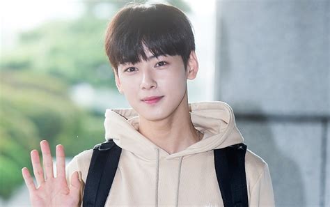 He is a member of the south korean boy group astro. Cha Eun Woo Brother Donghwi Instagram - Korean Idol