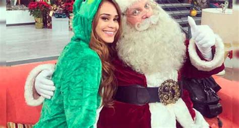Instagram Yanet García Se Convirtió En Sexy Regalo Por Navidad Foto