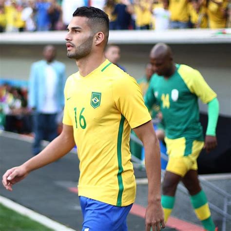 Thiago maia alencar, known as thiago maia, is a brazilian professional footballer who plays for brazilian club flamengo on loan from lille. Flamengo quer Thiago Maia já em janeiro
