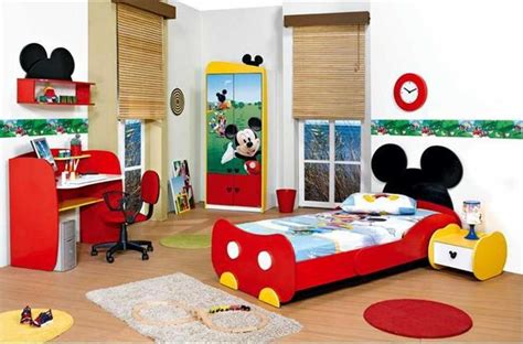 The blue color palette goes perfectly with the miceky mouse decorative this actually is a suite of the disney hotel, but can serve as an idea for creating a super dramatic and bold mickey mouse bedroom for your kid. 15 Mickey Mouse Inspired Bedrooms for Kids - Rilane