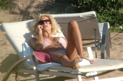 victoria silvstedt exposed pussy and bikini paparazzi pictures porn pictures xxx photos sex