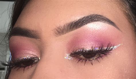 Pin By Andrea On Eye Makeup Pink Glitter Makeup Pink Eyeliner