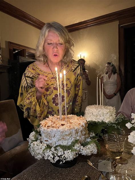 Inside Martha Stewarts Intimate 81st Birthday Dinner At Her Home In