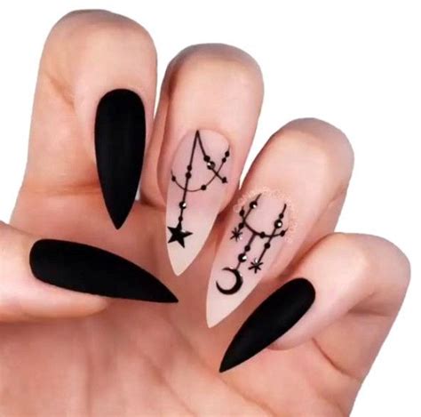 27 Cool Black Stiletto Nail Designs For Your Inspirationblack