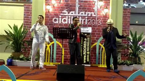 Lagu kempen selamat balik kampung sempena hari raya aidilfitri 2013 maxis caller tunes: Artis iKlon di Bukit Bintang Plaza - lagu raya : Balik ...