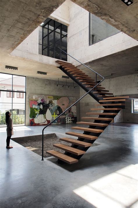 Solid Concrete Gallery As Living Artwork Aswa Architectural Studio