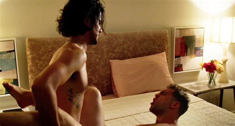 Avan Jogia Y Max Marshall Teniendo Sexo Gay En Now Apocalypse Zona Gay