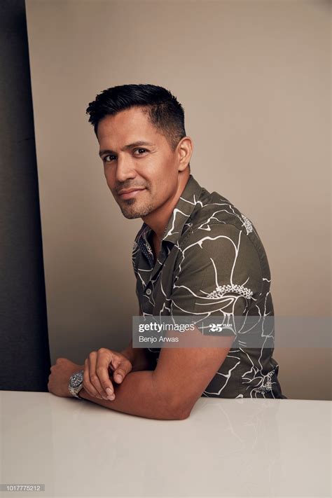 Photo D Actualit Jay Hernandez Of Cbs S Magnum P I Poses For A Jay Hernandez Magnum Pi