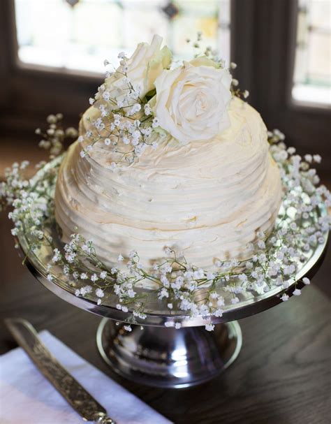 How Amazing Is This Homemade Two Tier Buttercream Wedding Cake