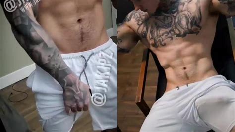 Jakipz Shows Off Big Dick In Compression Shorts Porn Videos