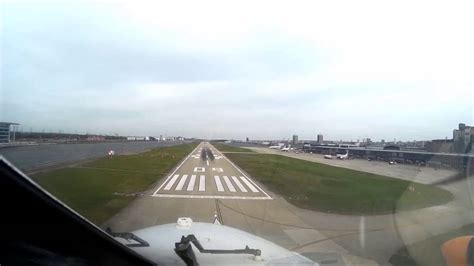 London City Airport Runway 09 Landing Pilots Eye View Youtube
